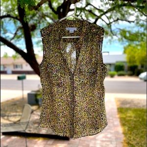 Super cute Liz Claiborne sheer sleeveless button up blouse Size M